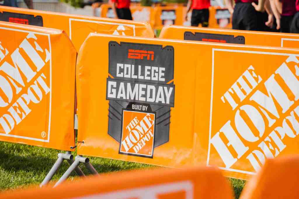 How the New 12 Team College Football Playoff Will Work 5 How the New 12 Team College Football Playoff Will Work Photo Credit: Jacob Rice https://unsplash.com/photos/8LzqBnpFQmE?utm_source=unsplash&utm_medium=referral&utm_content=creditShareLink