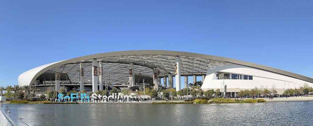 SoFi Stadium Guide: Best Seats, Insider Tips, and More 4 The Ultimate Guide to SoFi Stadium Phoot Credit Troutfarm27 Wikipedia