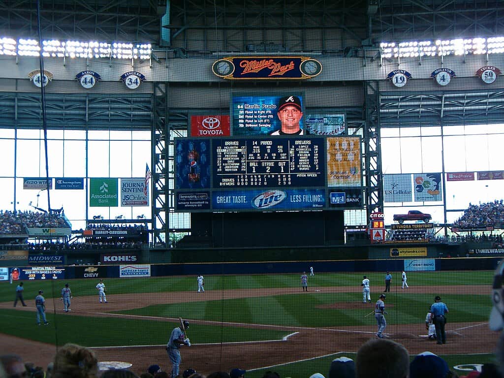 American Family Field: The Milwaukee Brewers Gameday Guide 4 American Family Field: The Milwaukee Brewers Gameday Guide.