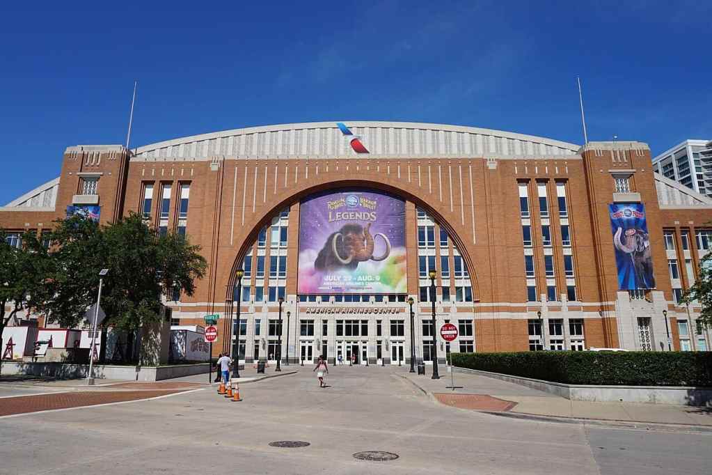 American Airlines Center (Dallas): Best Seats, Parking, Tips 9 Victory Park: Bars and Restaurants Near the AAC