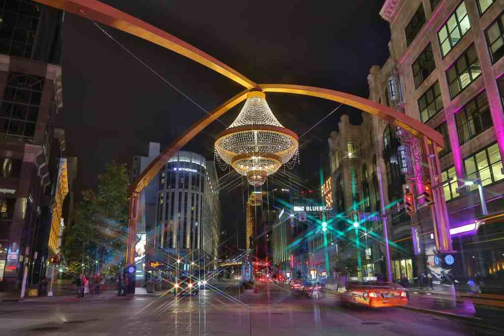 Hotels Near Huntington Bank Field
Photo Credit: Leo Visions Unsplash