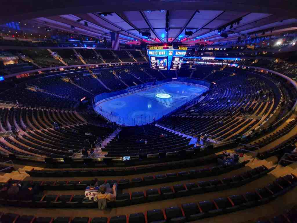 Madison Square Garden: Best Seats, Eats and Tips 7 Madison Square Garden Tips
Photo Credit: Pedro Bariak Unsplash