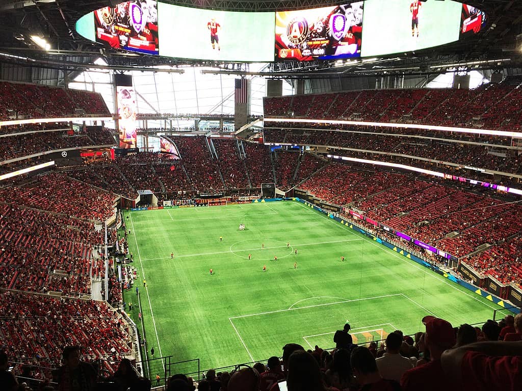 Mercedes-Benz Stadium in Atlanta: Best Seats, Tips and More! 6 Insider Mercdes Benz Stadium Hacks and Tips
Photo Credit Bama in ATL wikipedia