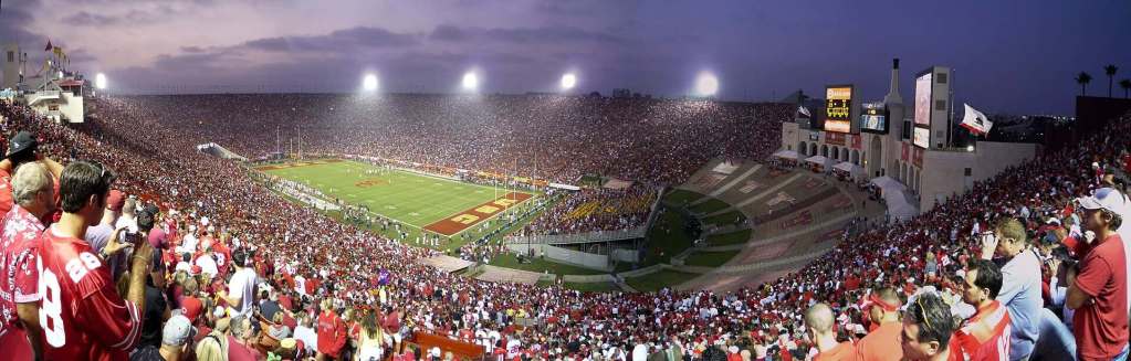 LA Coliseum (USC): Seating, Parking, Capacity and Tips 10 LA Coliseum (USC): Seating, Parking, Capacity and Tips.