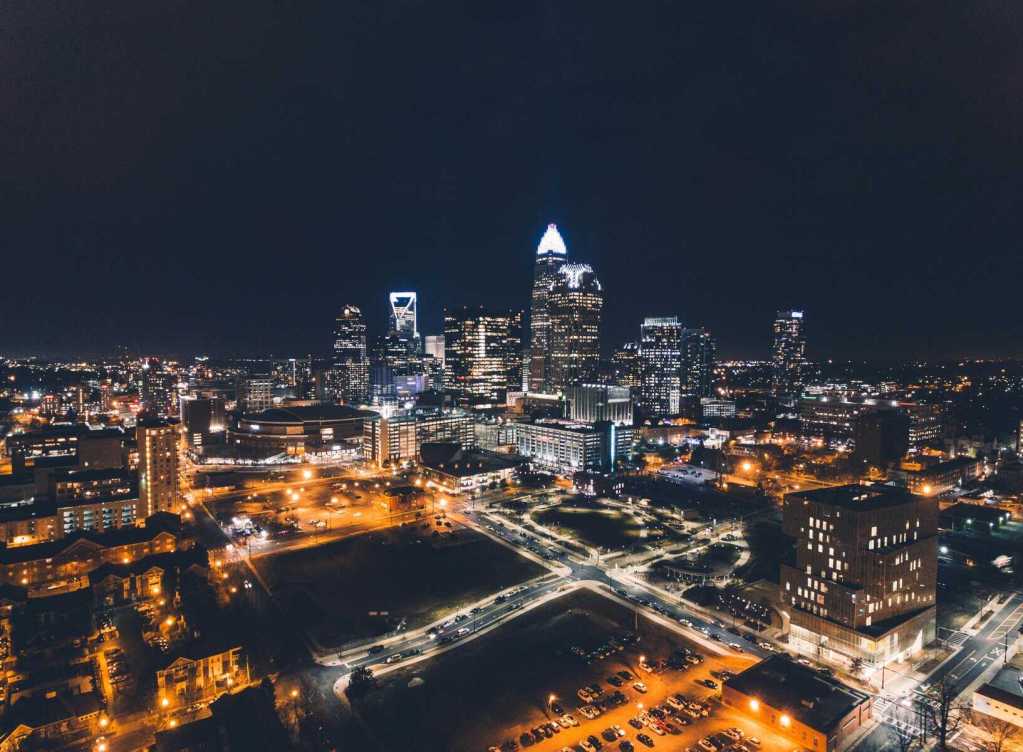 Bank of America Stadium: Best Seats, Insider Tips and More 7 Hotels Near Bank of America Sadium
Phot Credit Wes Hicks Unsplash