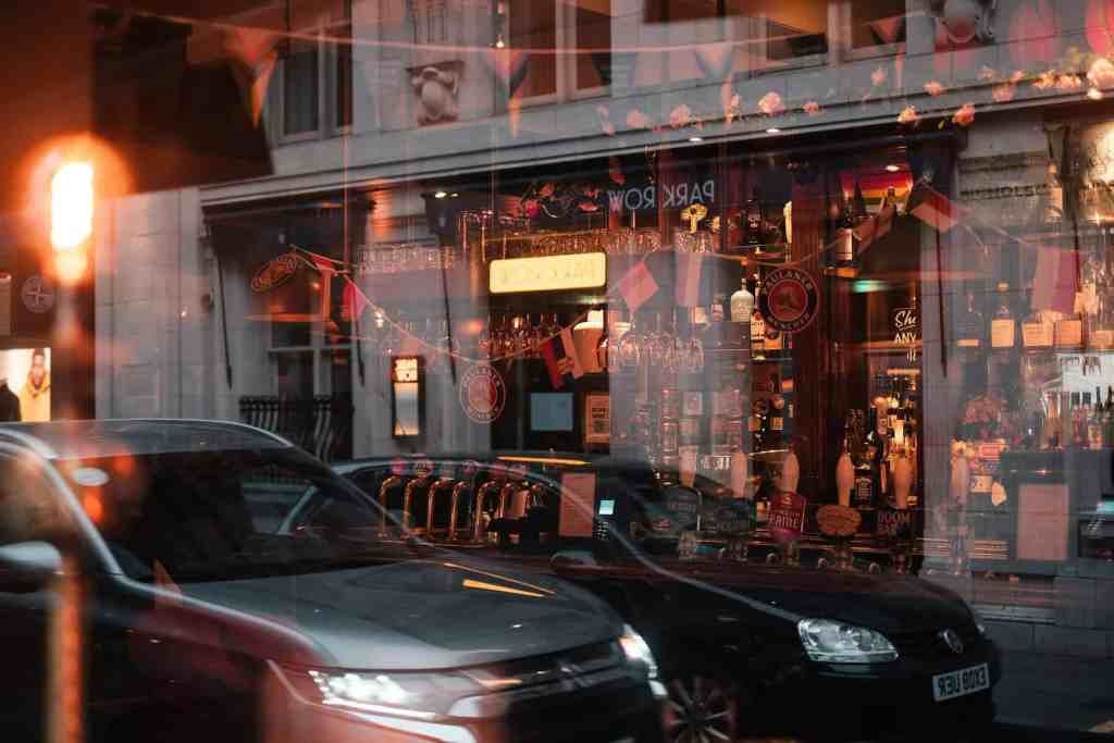 Restaurants and Pubs
Photo Credit Adam Wilson Unsplash