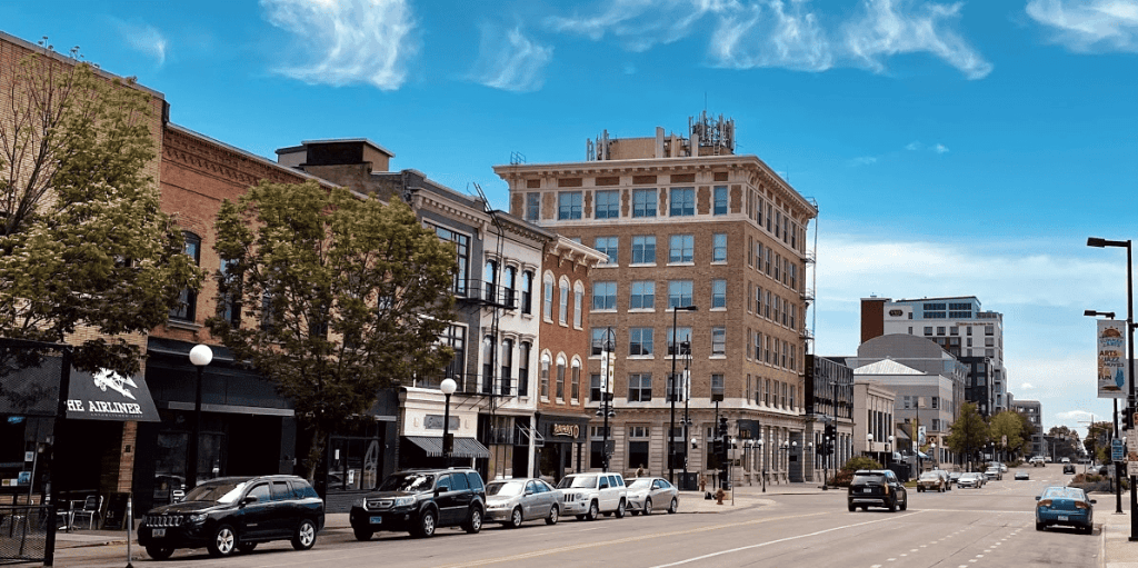 Bars and Restaurants in Iowa City
Photo Credit: Wikipedia