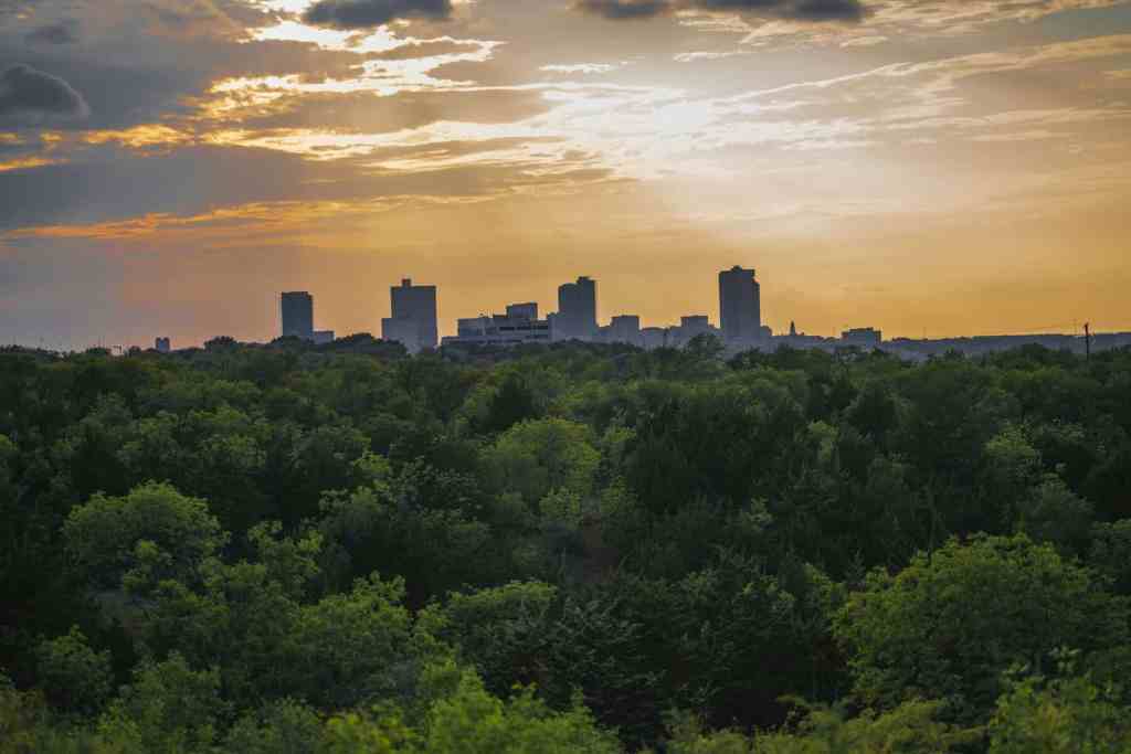 Hotels Near Amon G Carter Stadium
